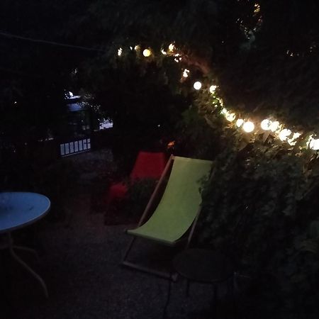 Joli Studio Avec Jardinet Avinhão Exterior foto