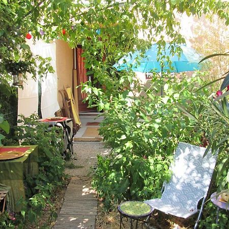 Joli Studio Avec Jardinet Avinhão Exterior foto
