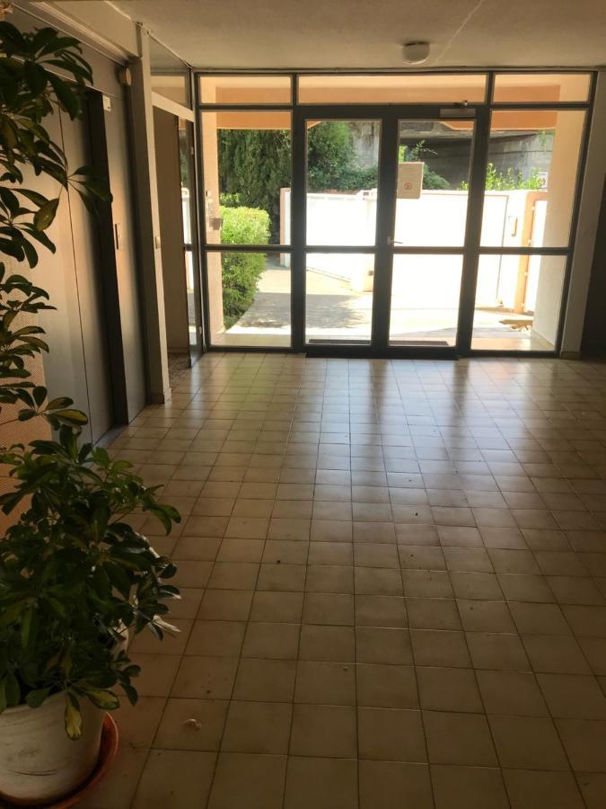Joli Studio Avec Jardinet Avinhão Exterior foto