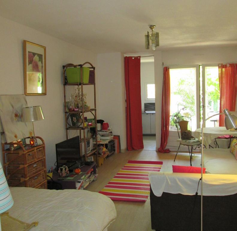 Joli Studio Avec Jardinet Avinhão Exterior foto